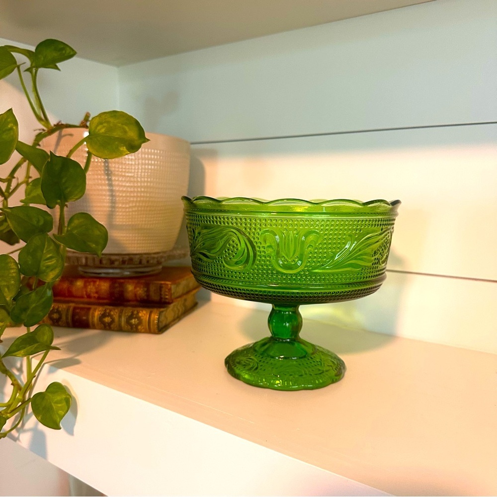 E O Brody Co Pressed Glass Vintage Candy Dish Emerald Green M6000 Beautiful!